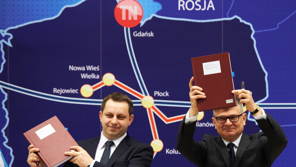 W Gdańsku za ponad 820 mln zł powstanie terminal naftowy. I etap inwestycji ma się zakończyć w 2015 roku. Na terenie portu powstanie baza do magazynowania i przeładunku ropy i chemikaliów o łącznej pojemności 700 tys. metrów sześciennych.