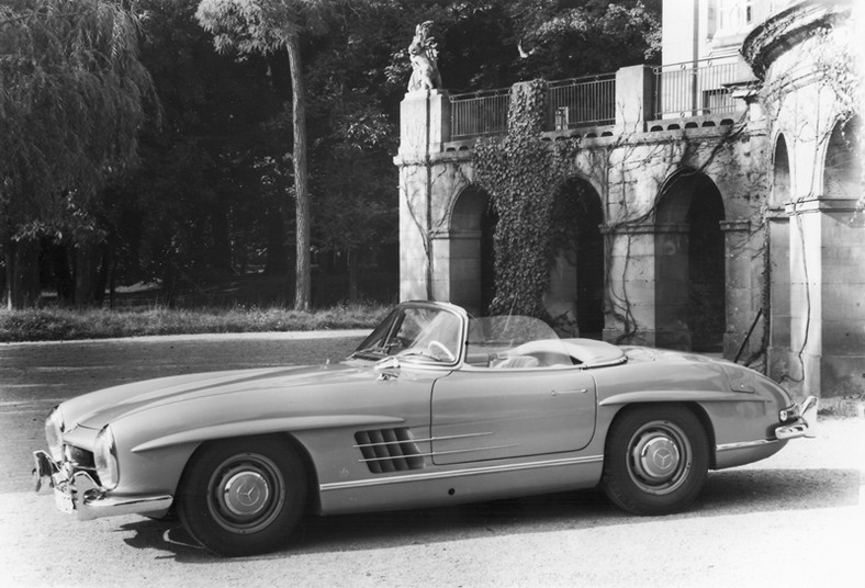 Mercedes 300SL – dodaje skrzydeł