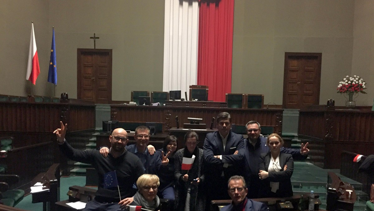 Sejm Okupacja Sali plenarnej opozycja PO Nowoczesna