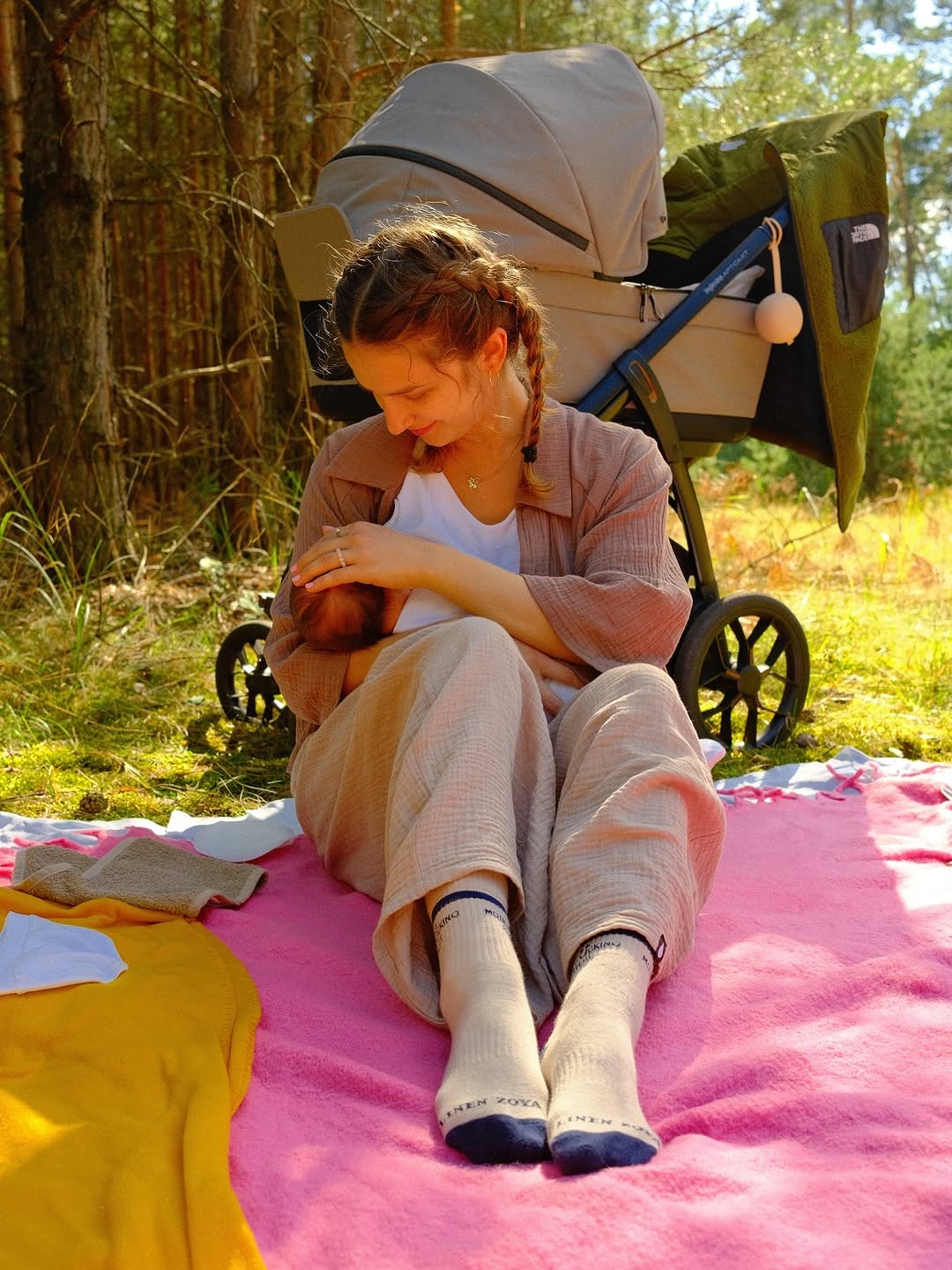 Herečka Petra Dubayová s dcérkou Vesnou.