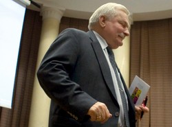 Wałęsa odwołuje się w sprawie akt IPN