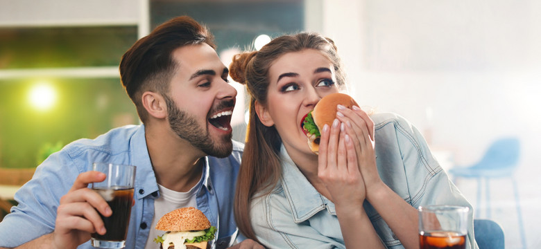 Kobiety i mężczyźni inaczej uzależniają się od jedzenia? To nie jest takie oczywiste! WYNIKI BADANIA