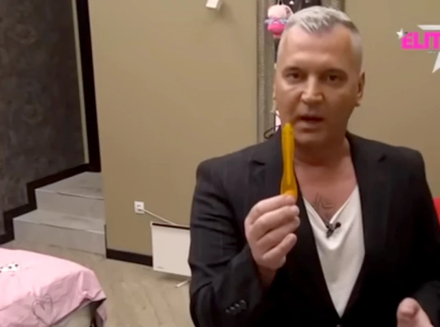 "NIKAD MI U ŽIVOTU NIJE KASNILO!" Pevačica ušla u rijaliti i TRAŽILA TEST NA TRUDNOĆU, ukućani i gledaoci ostali u neverici! (VIDEO)