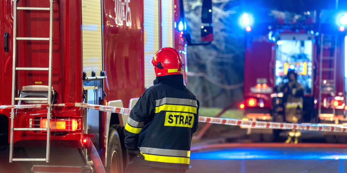 Nowy Redzeń. Pożar w domu jednorodzinnym. W kotłowni strażacy znaleźli ciało mężczyzny