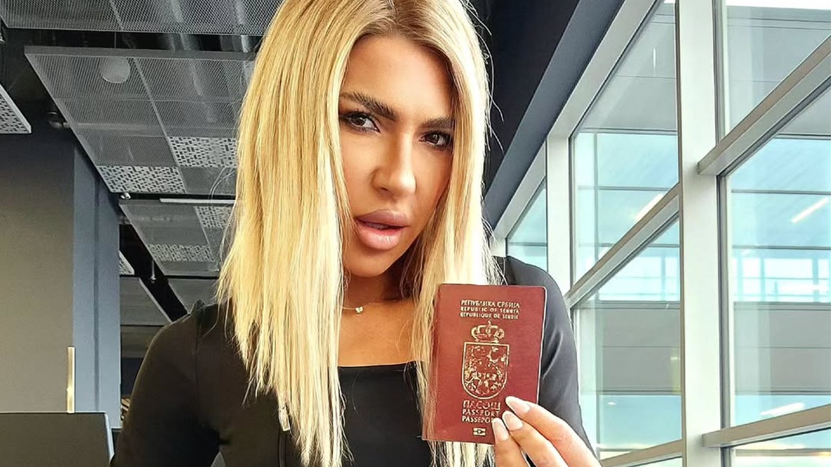 Jovana Jeremić na aerodromu Nikola Tesla