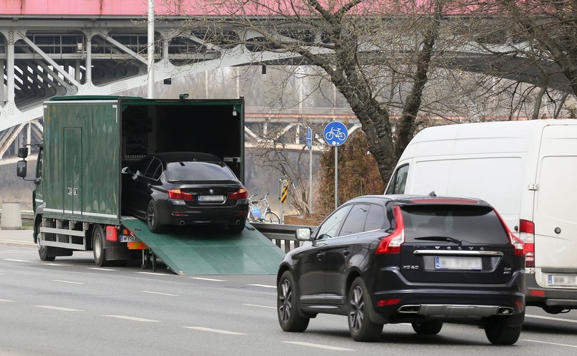BMW, którym jechał wiceszef MON miało stłuczkę w Warszawie