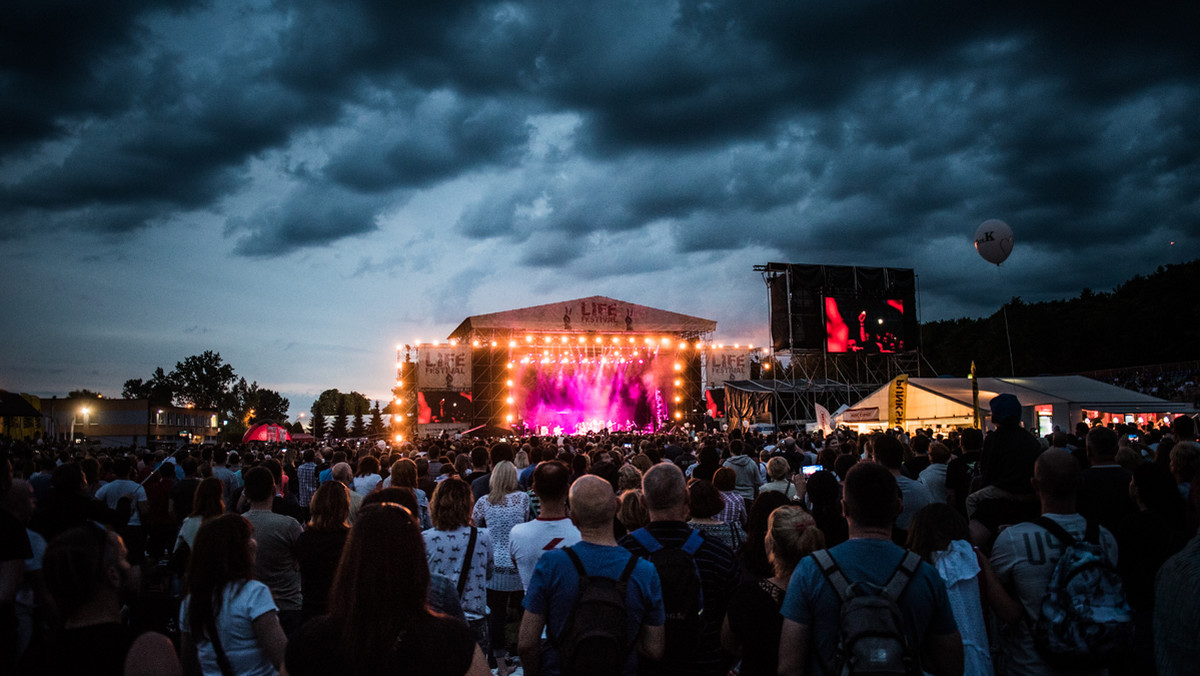 Life Festival Oświęcim, którego ideą jest budowanie pokojowych relacji, potępienie rasizmu i antysemityzmu, nie odbędzie się w 2019 r. – poinformowali organizatorzy. Powodem zawieszenia projektu, jest brak możliwości pozyskania wystarczających środków na jego sfinansowanie - podkreślono.