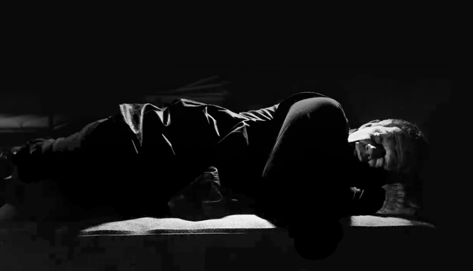 Glogovac u filmu Apsurdni eksperiment