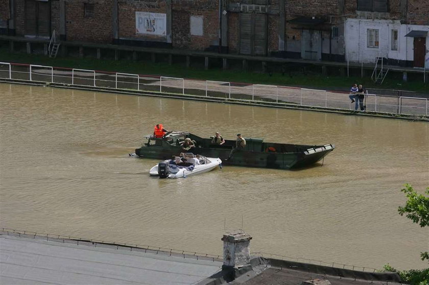 Warszawa broni się przed powodzią