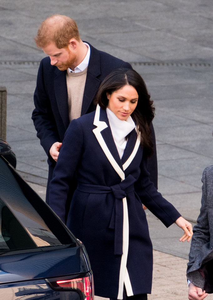 Meghan Markle i "łamanie protokołu" poprzez ubrania