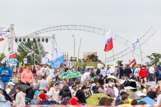 Wypadek autokaru wiozącego młodzież wracającą z Lednicy. Są ranni