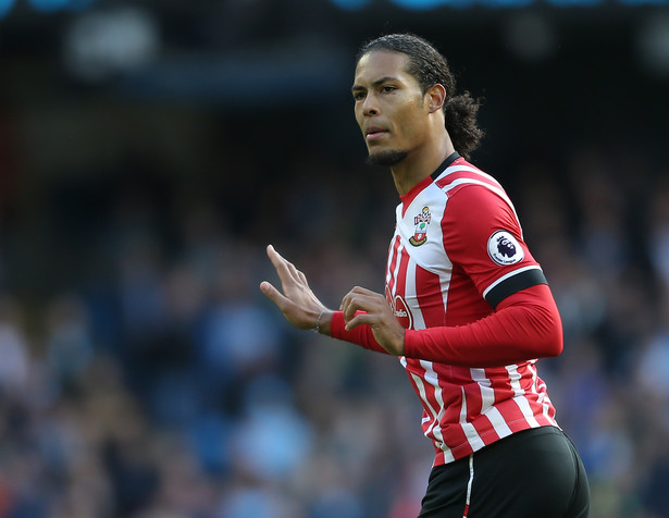 Liga angielska: Liverpool ustanowił transferowy rekord. Virgil van Dijk najdroższym obrońcą w historii futbolu