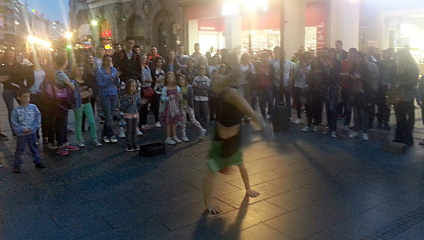 "Vesele devojke" očarele su sve prolaznike u Knezu, a naročito mališane