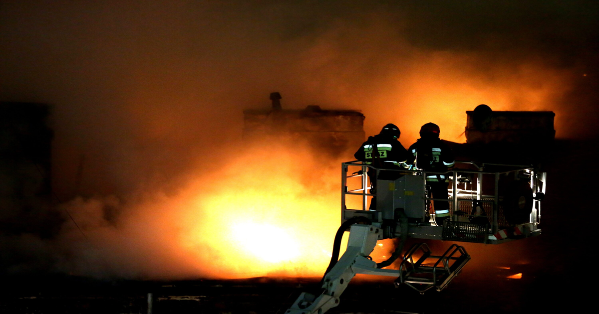 M-oda-kobieta-ok-20-lat-ginie-w-po-arze-w-Warszawie-Tragedia-przy-Garibaldiego