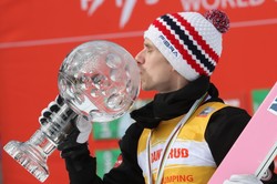 Halvor Egner Granerud zdominował listę płac skoczków narciarskich. Zobacz, ile zarobili Polacy