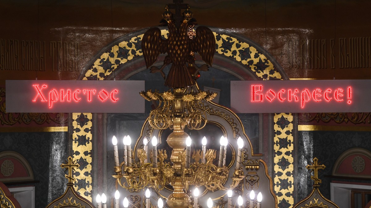 Pozdrav "Hristos vaskrse, vaistinu vaskrse" izgovara se i posle Uskrsa, evo i do kada