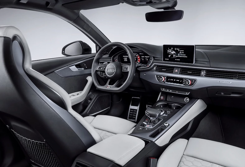 Audi RS 4 Avant – kokpit