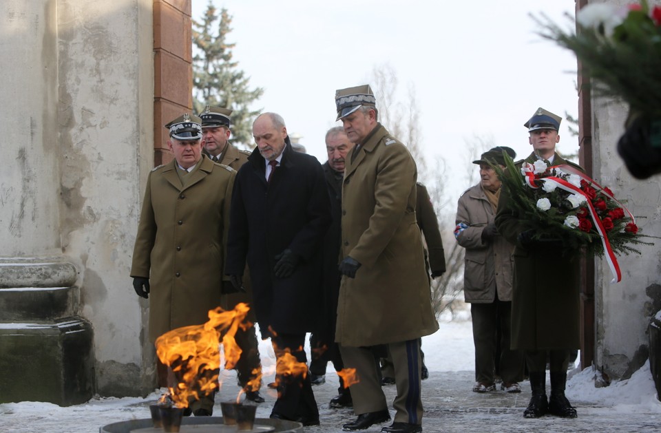 Macierewicz: to szczególna oferta strony rosyjskiej 