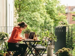 Workation – nowy trend pracy czy sposób na ucieczkę od służbowych obowiązków?