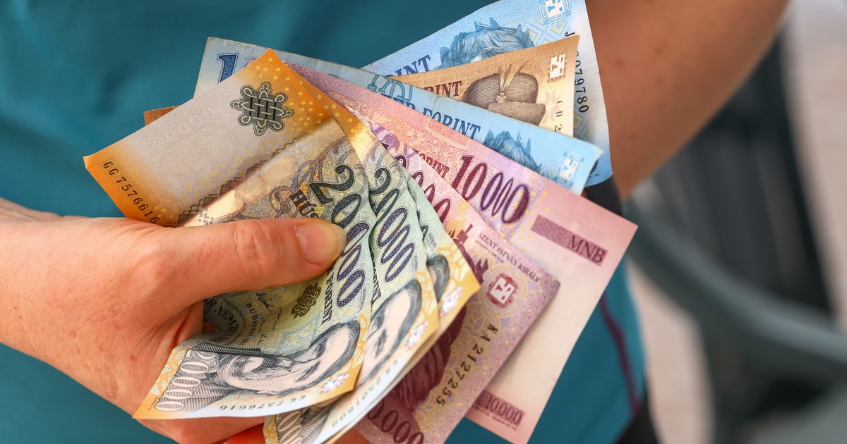 Money & Wealth: 3 Zodiac Signs Thrive Today