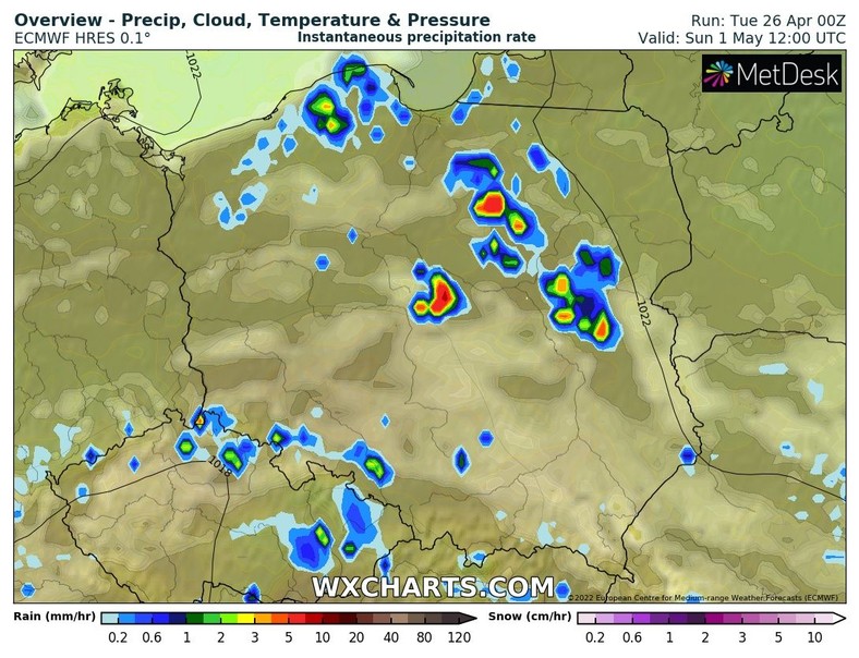 Długi weekend majowy z przelotnym deszczem oraz burzami