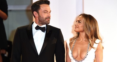 JLo és Ben Affleck tinik módjára szerelmeskedik végig New York utcáit