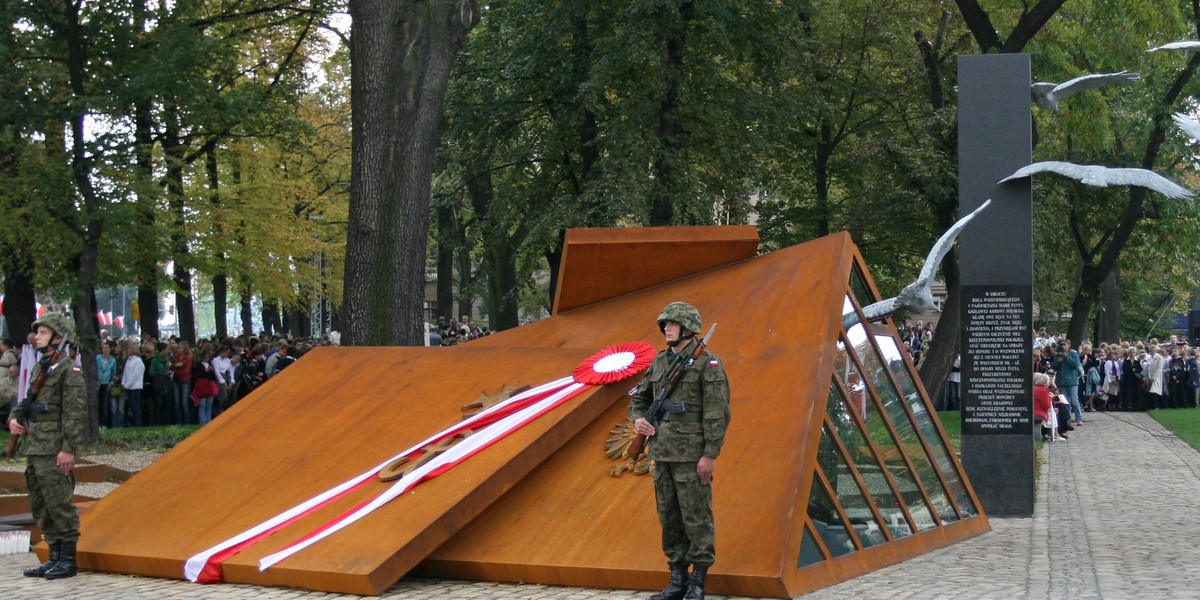 Pomnik Polskiego Państwa Podziemnego i AK