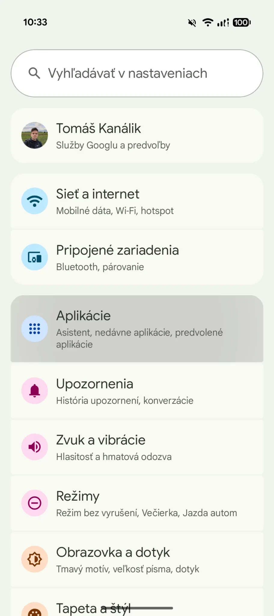 Otvorte Nastavenia a zvoľte sekciu „Aplikácie“