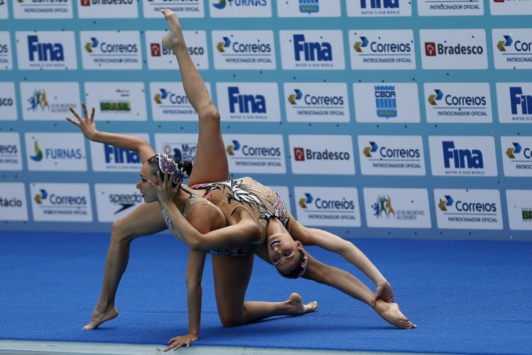 Pływaczki synchroniczne ociekają nie tylko wodą