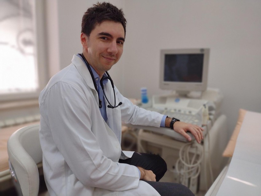 NIS01 Dr Dejan Hristov iz Nisa lekar internista forontmen benda Liga izuzetnih dzentlmena i knjizevnik foto Branko Janackovic preview