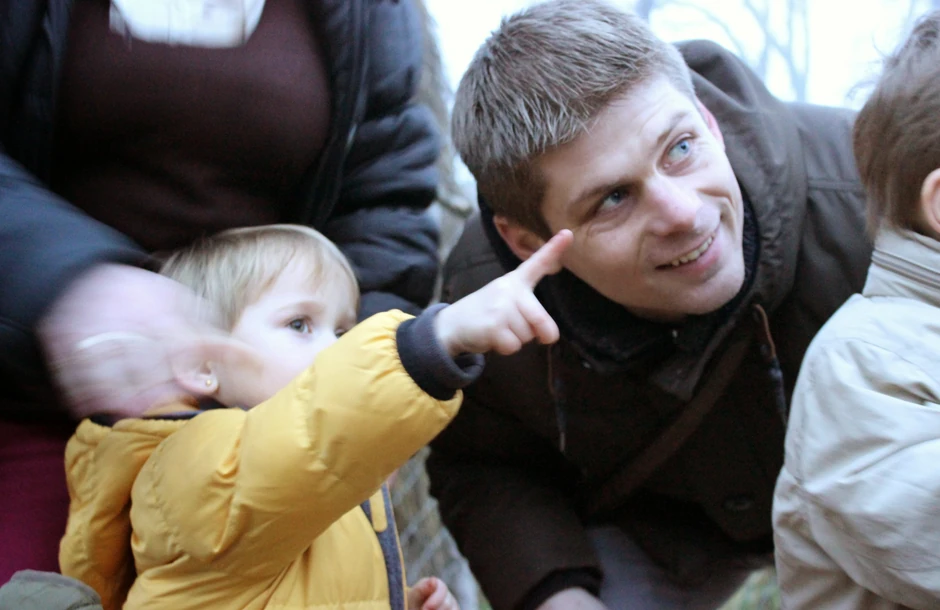 Zahvaljujući Arnou mnogi mališani su dobili svoje prve lutke i lopte