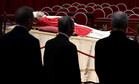 epa10386070 - VATICAN POPE BENEDICT XVI (The body of the late Pope Emeritus Benedict XVI (Joseph Ratzinger) in the Saint Peter's Basilica)