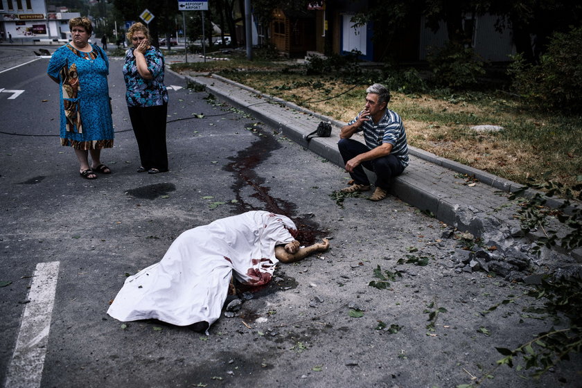 Zbrodnie wojenne popełniają i Ukraińcy, i separatyści