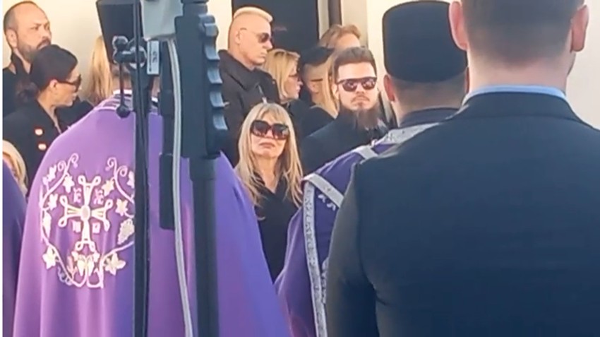 Sahrana Saše Popovića, Suzana jeca