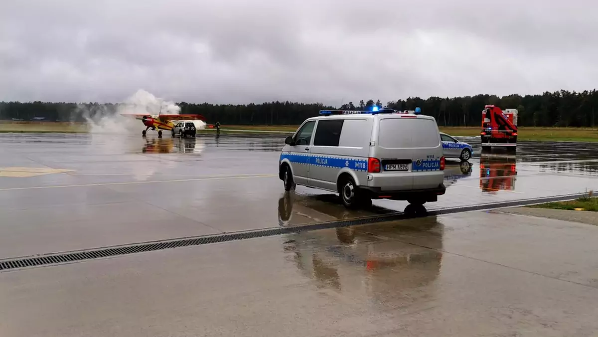 Zderzenie samochodu z samolotem. Ćwiczenia służb w Białymstoku