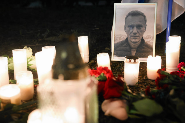 Moskwa szykuje się na pogrzeb Nawalnego. Wzmożone siły policyjne i problemy z internetem