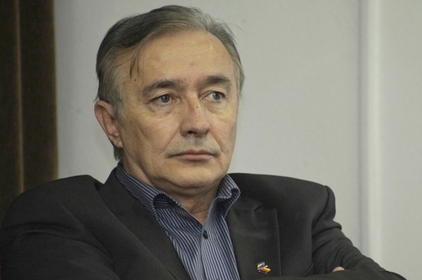 Slavo Kukić, politički analitičar