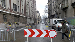 BKK: megnyitják a Várfok utcát, több autóbusz-végállomást visszahelyeznek a Széll Kálmán téren