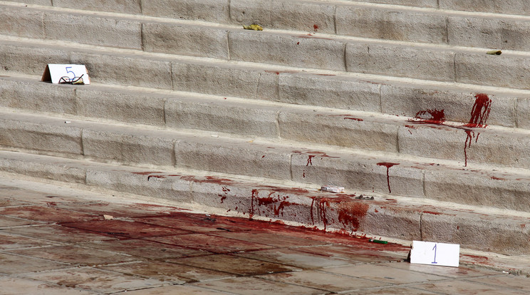 Háromszor lőtték fejbe az iszlámot kifigurázó írót / Fotó: AFP