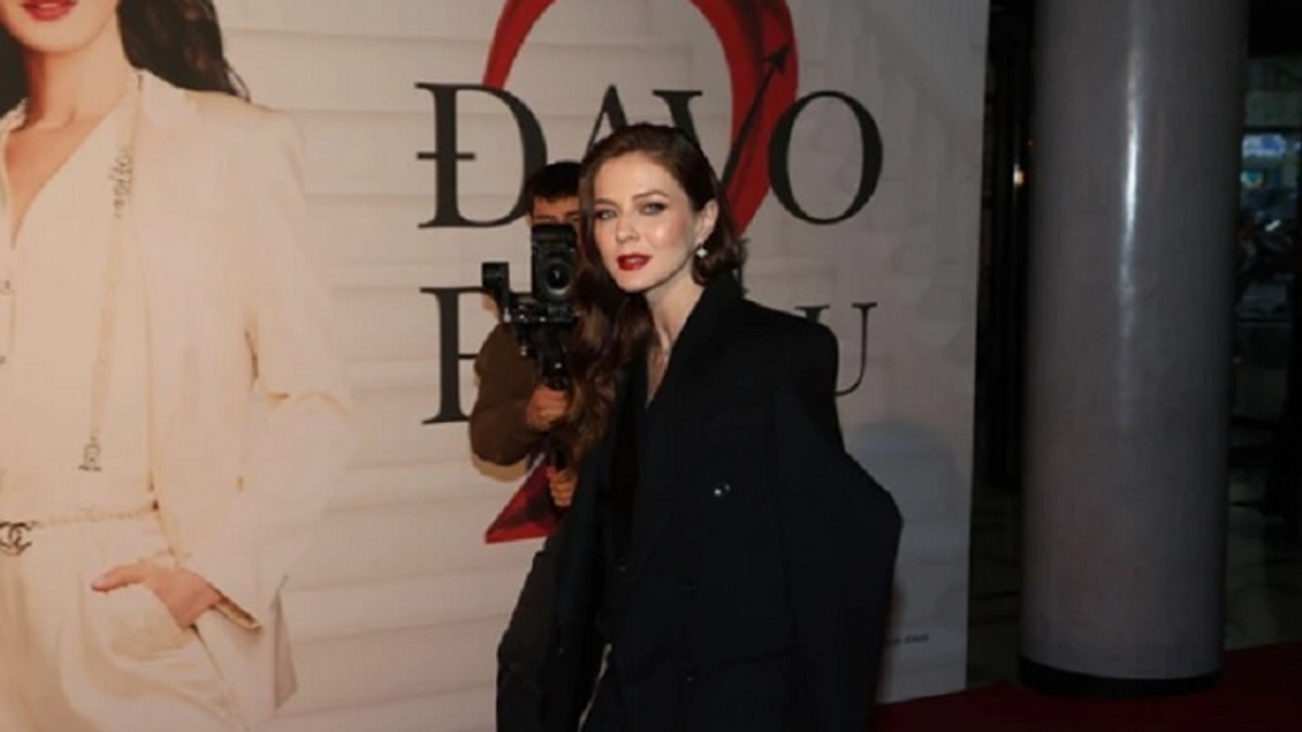 Nina Janković na premijeri "Đavo nosi Pradu 2"