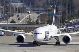 LOT rezygnuje z odbioru dwóch Boeingów 787 Dreamliner. Czekają na pustyni za oceanem