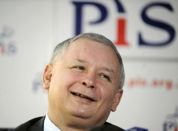 Partia Kaczyńskiego odkuwa się