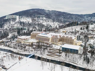 Restrykcje w funkcjonowaniu hoteli obowiązują od 7 listopada. Na zdjęciu hotel Gołębiewski w Wiśle