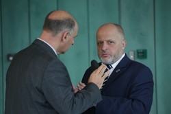 Sędzia Piotr Gąciarek stawił się do pracy. Miał ze sobą pismo z żądaniem...
