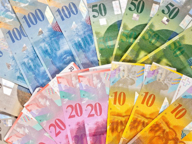 Koszmarnie drogi frank. Rosną nie tylko raty kredytów