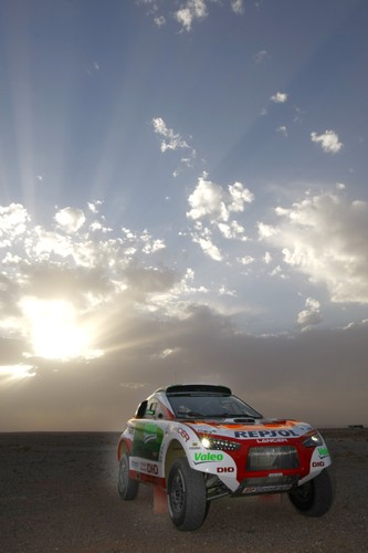 Na trasy Dakru 2009 wystartują Stephane Peterhansel (Francja), Luc Alphand (Francja), Joan Roma (Hiszpania) i Hiroshi Masuoka (Japonia)