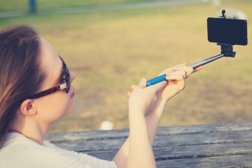 Robienie sobie selfie nie jest wcale bezpieczne