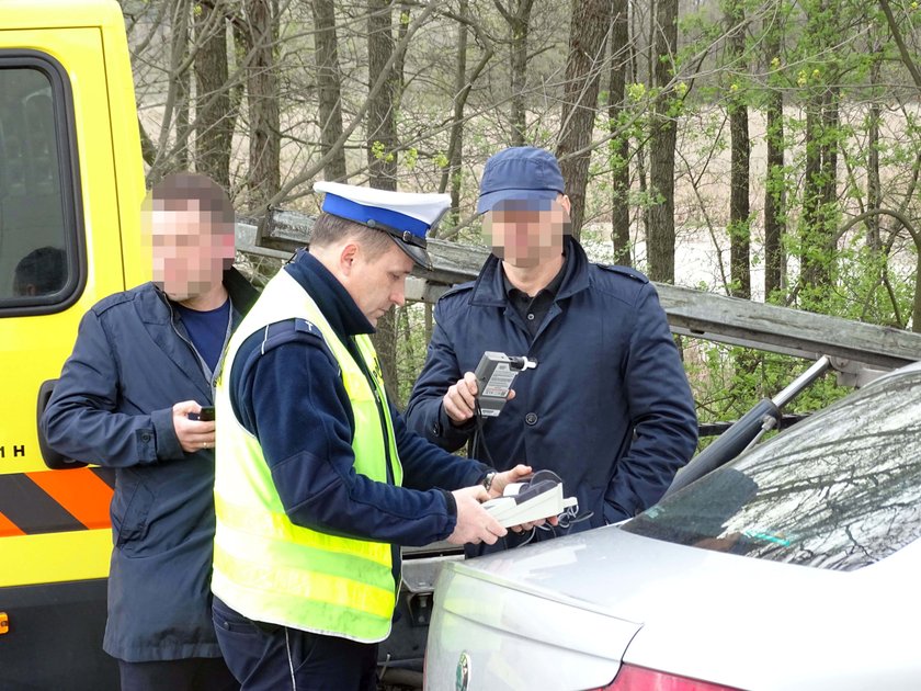 Kierowca zastępcy komendanta głównego policji Andrzeja Szymczyka staranował w Ostródzie dwa auta 