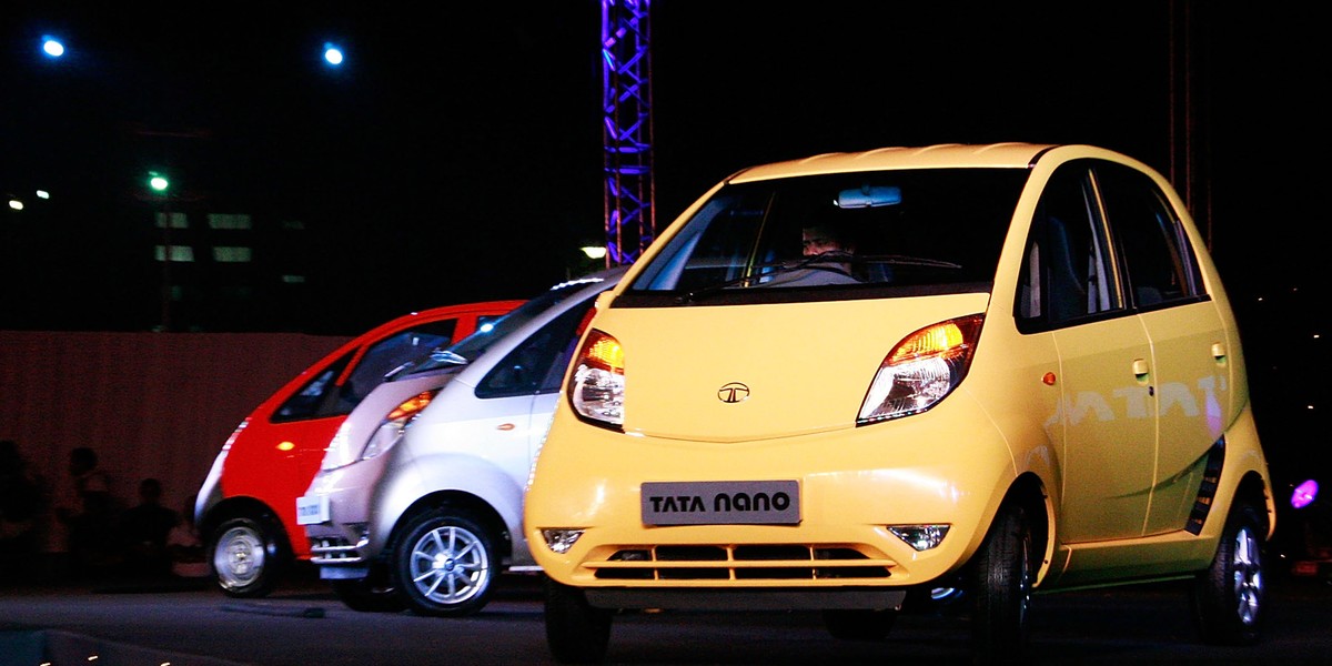 Samochód Tata Nano zadebiutował w 2008 roku. Kosztował wtedy tylko 100 tys. rupii czyli około 1500 dolarów