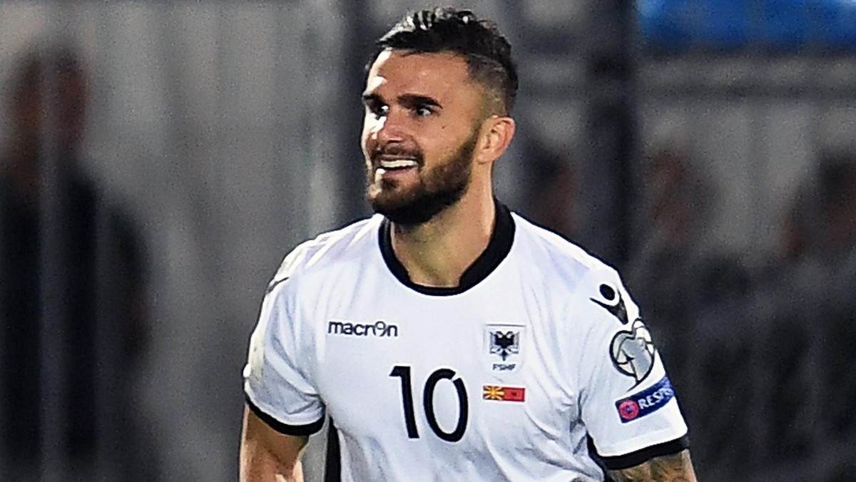 Armando Sadiku póki co zawodzi na polskich boiskach, nie stracił przez to jednak miejsca w podstawowym składzie reprezentacji Albanii. Snajper Legii Warszawa błysnął w meczu towarzyskim z Turcją, w którym strzelił dwa gole i zanotował asystę.